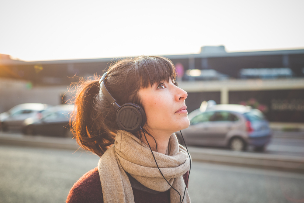 How to Listen to Online Radio in Your Car